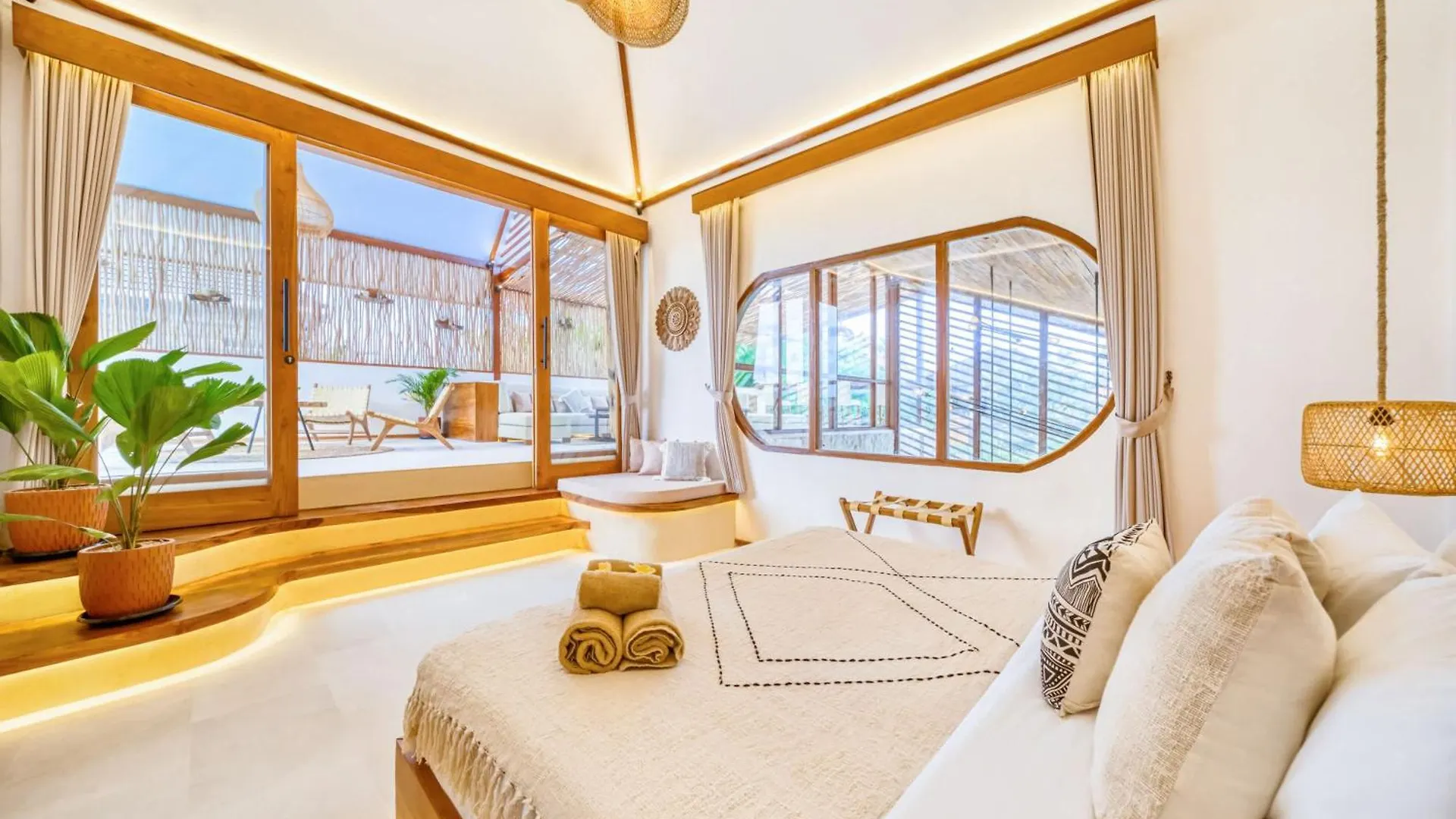 Villa Orlando - Brand New 9Br Jacuzzi Cinema Seminyak Indonesia