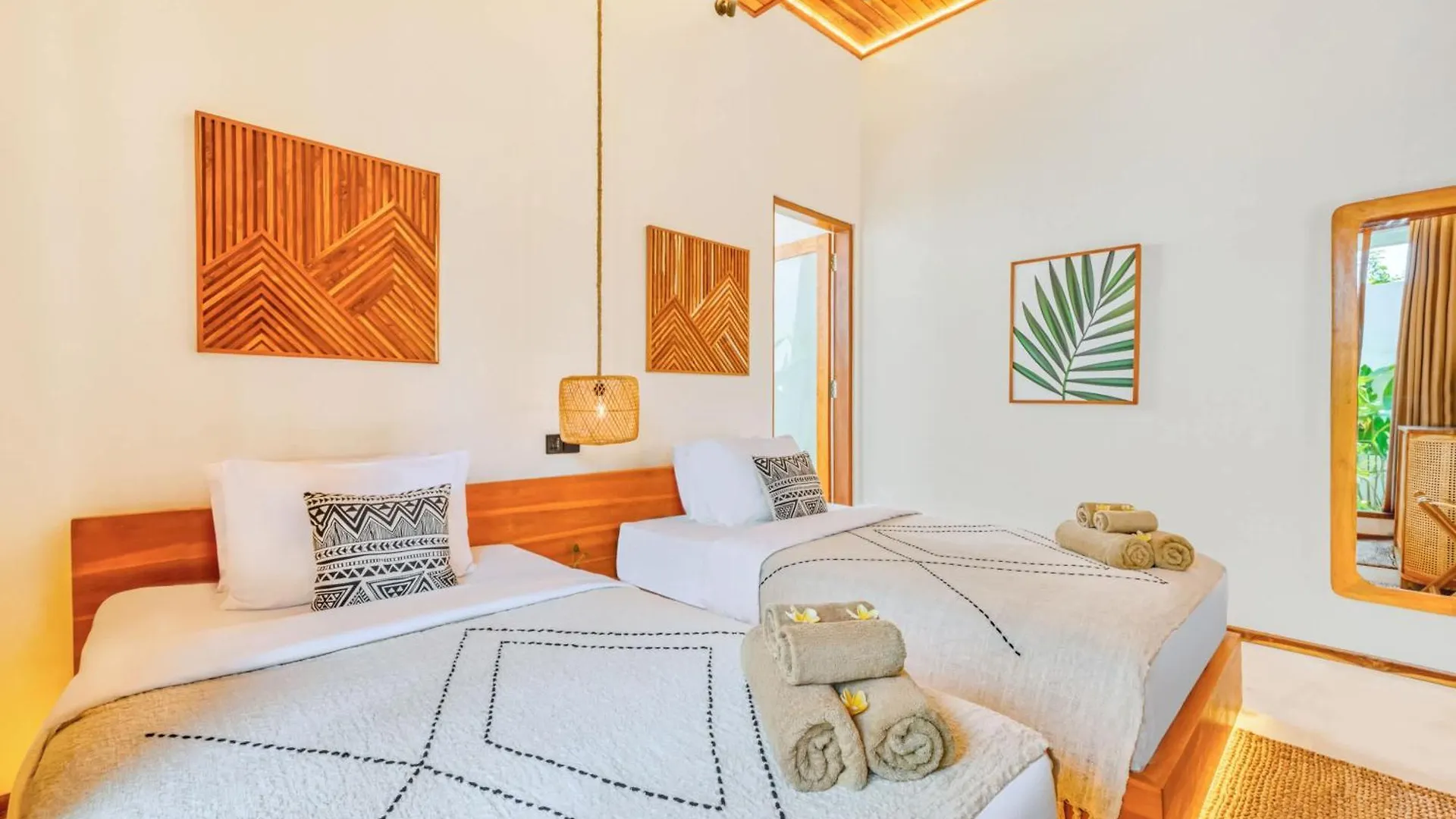 Villa Orlando - Brand New 9Br Jacuzzi Cinema Seminyak Indonesia