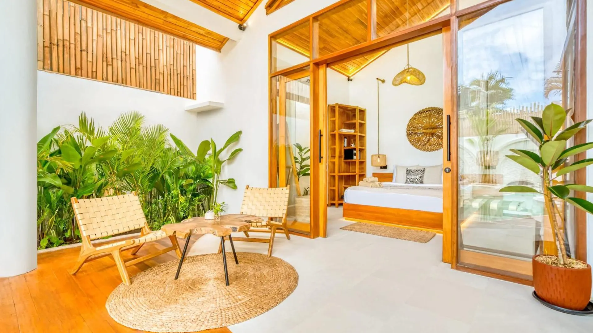 Villa Orlando - Brand New 9Br Jacuzzi Cinema Seminyak